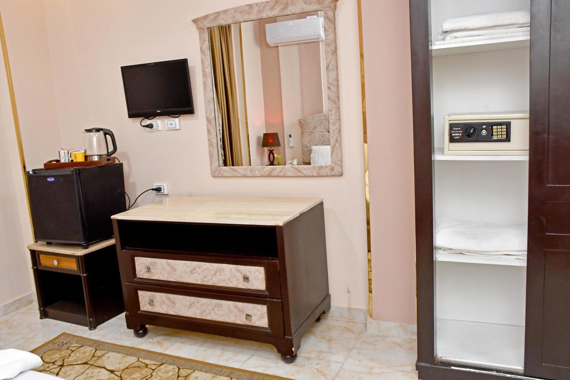 Nun Pyramids Hotel Kafret el-Gabal Habitación foto